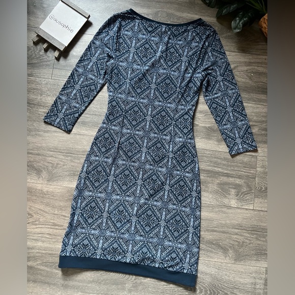 41 hawthorn 3/4 sleeve geometric ruched dress w/ Surplice hemline in blue Size S - Picture 4 of 8